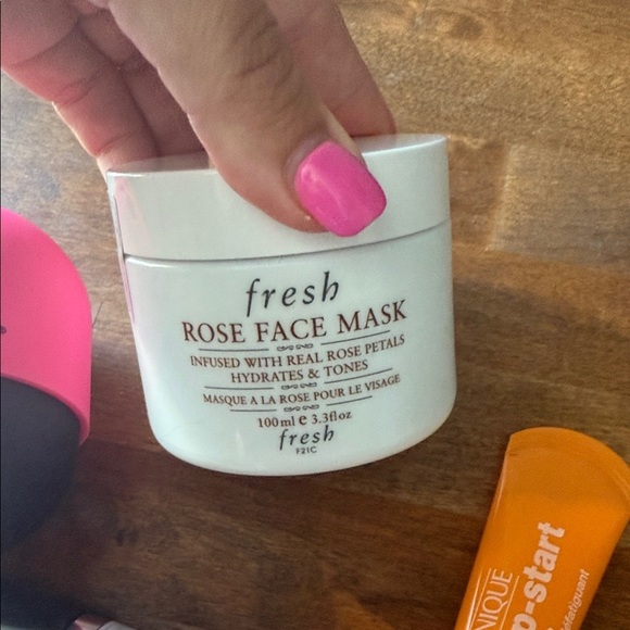 Makeup skincare bundle - Picture 12 of 12